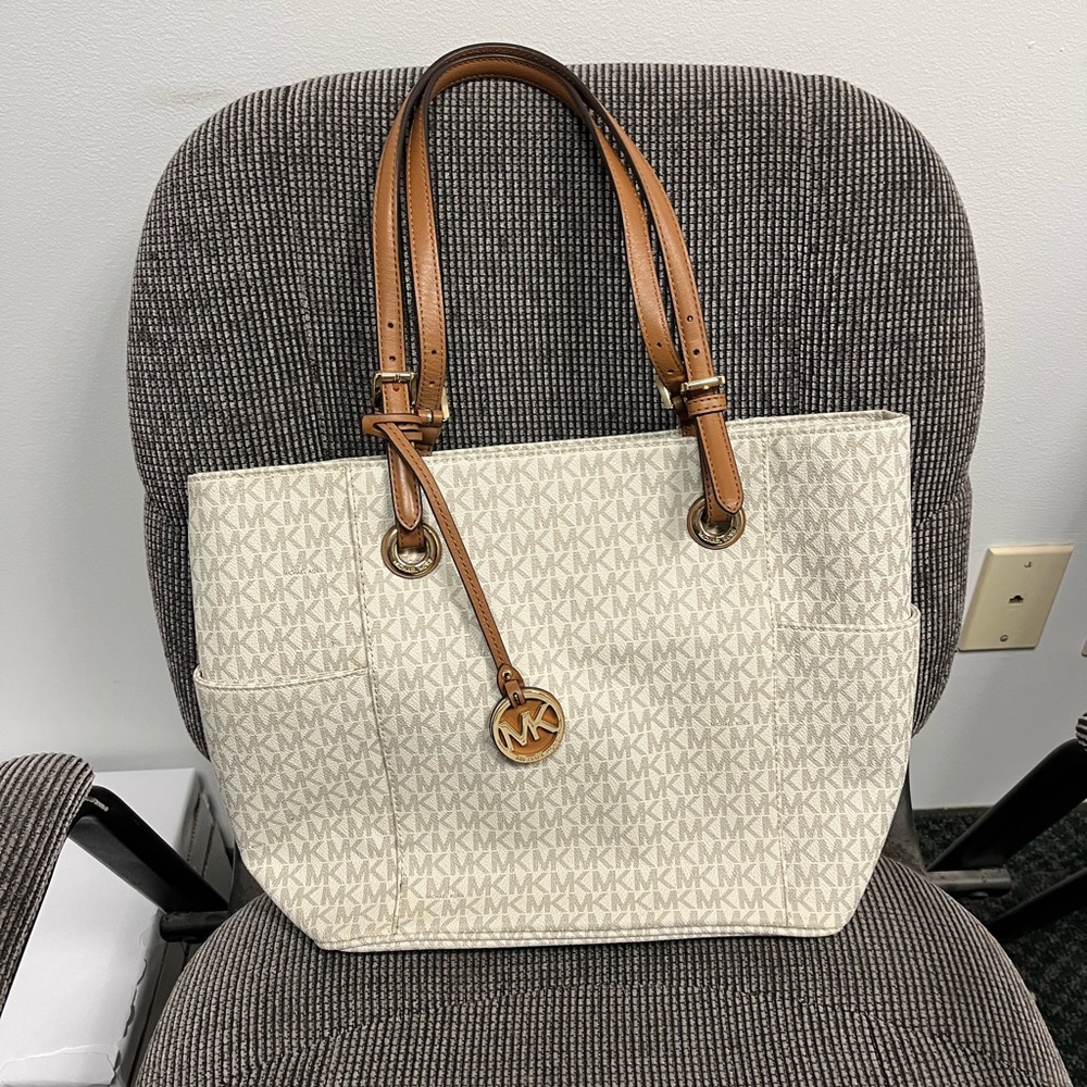 NWT Michael Kors Jet Set Tote